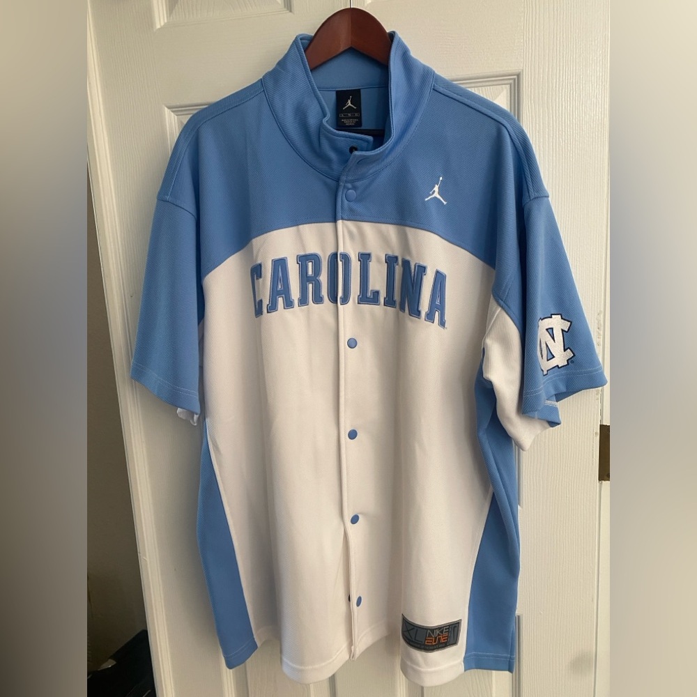 Vintage Jordan Men's Carolina Blue and White Button Jacket